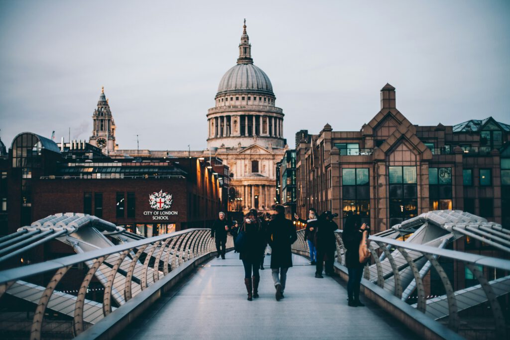 Descubra as Melhores Cidades da Inglaterra para Intercâmbio